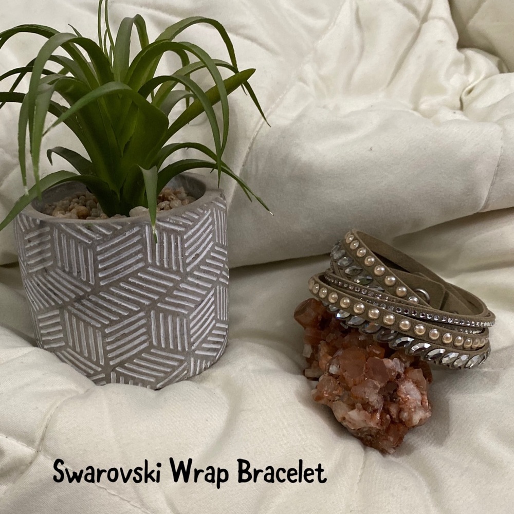 Swarovski crystal slake